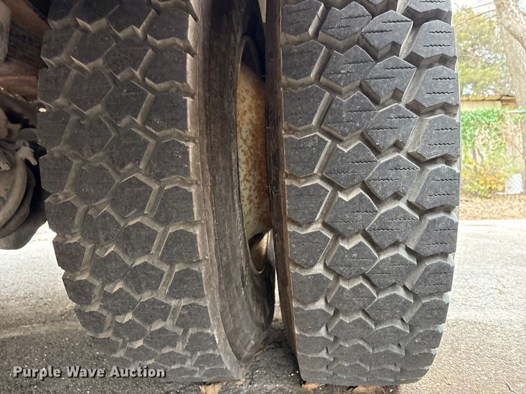 image for item FB8500 2009 Freightliner Business Class M2 bucket truck