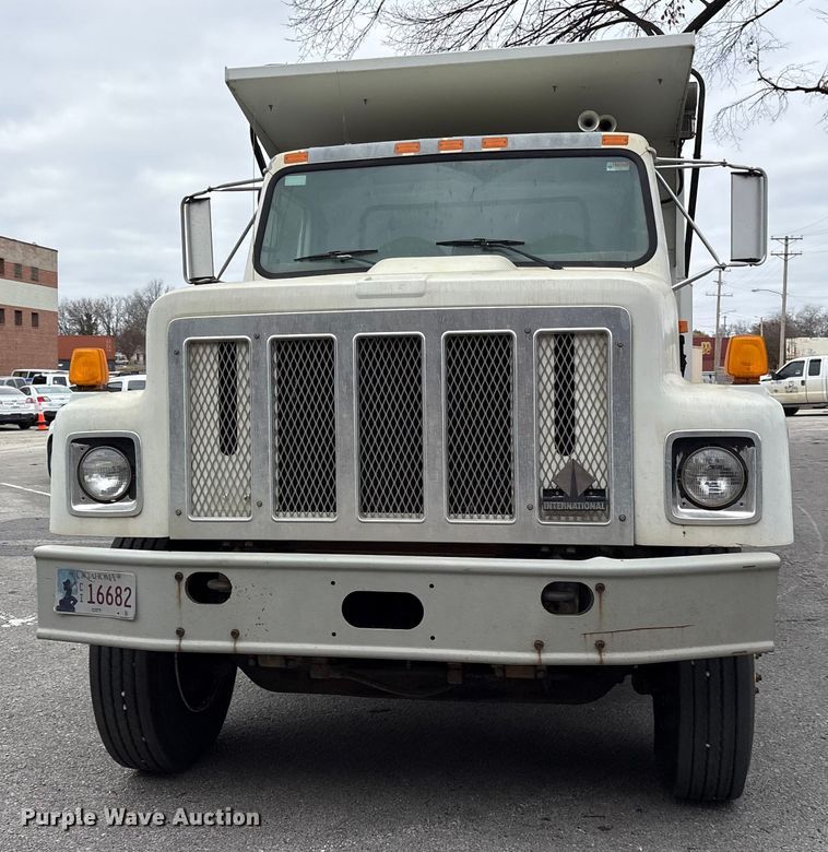 image for item FB8501 2001 International 2254 dump truck