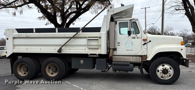 image for item FB8501 2001 International 2254 dump truck