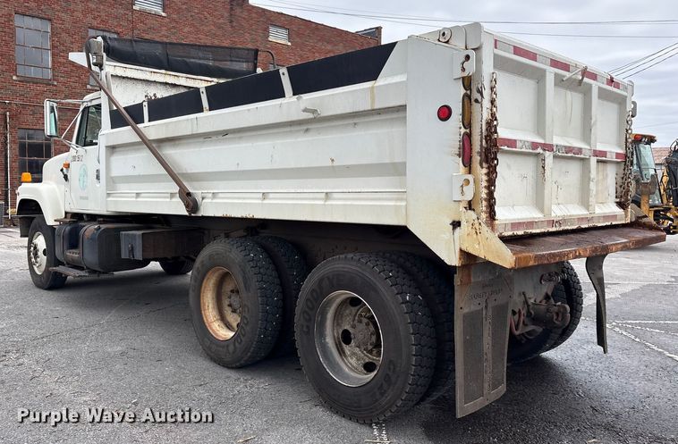 image for item FB8501 2001 International 2254 dump truck