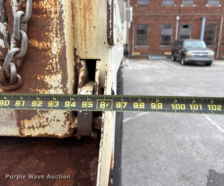 image for item FB8501 2001 International 2254 dump truck