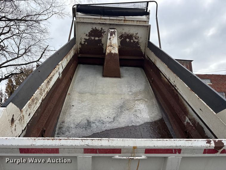 image for item FB8501 2001 International 2254 dump truck