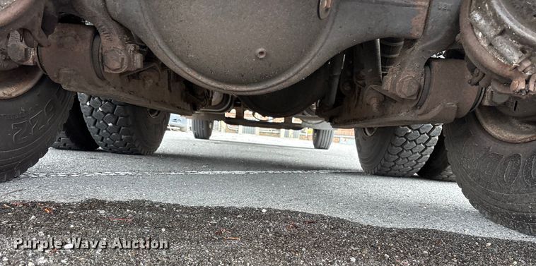 image for item FB8501 2001 International 2254 dump truck