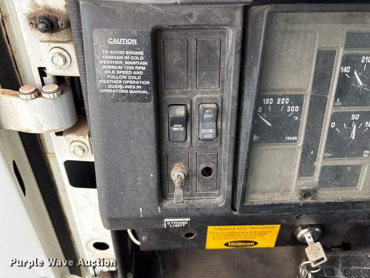 image for item FB8501 2001 International 2254 dump truck