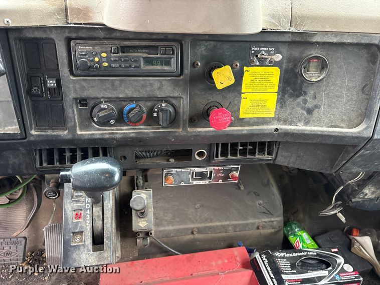 image for item FB8501 2001 International 2254 dump truck