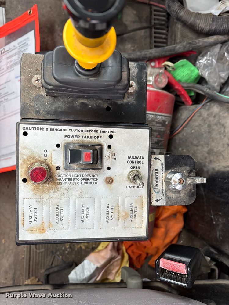 image for item FB8501 2001 International 2254 dump truck