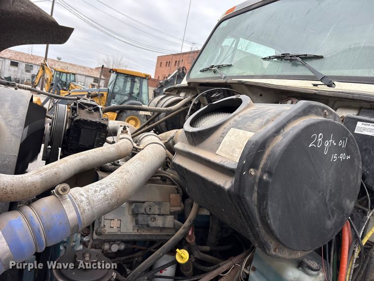 image for item FB8501 2001 International 2254 dump truck