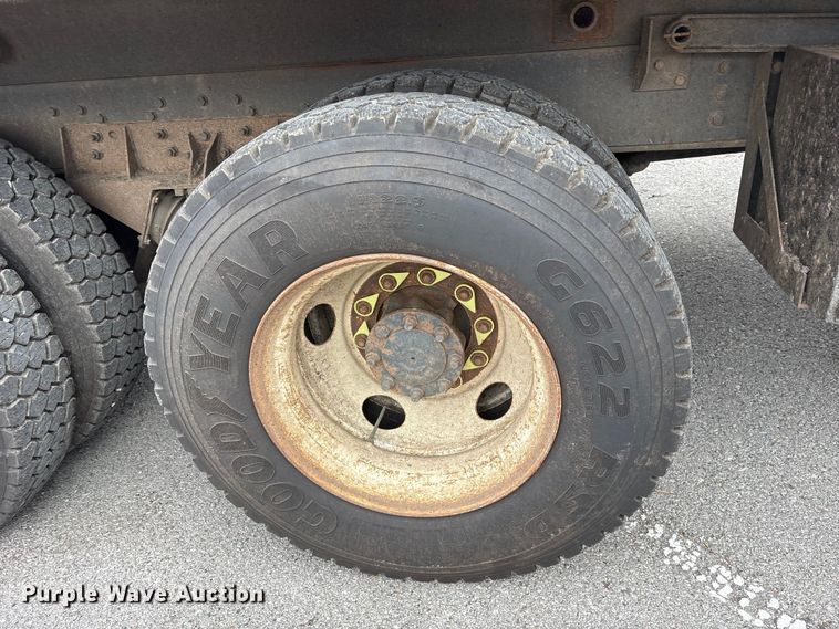 image for item FB8501 2001 International 2254 dump truck