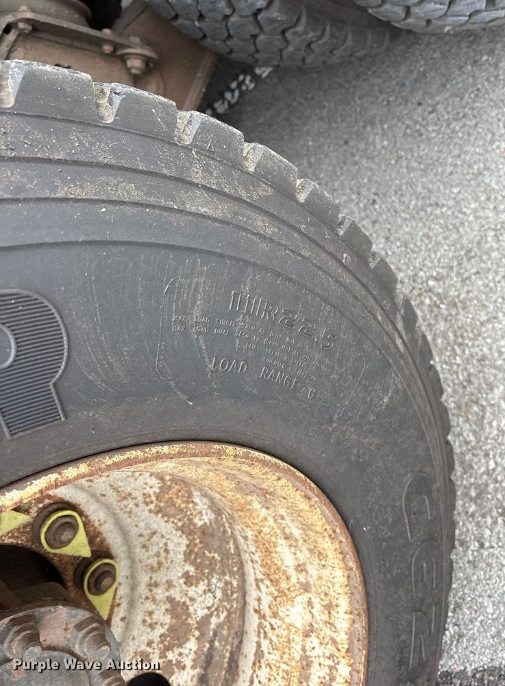 image for item FB8501 2001 International 2254 dump truck