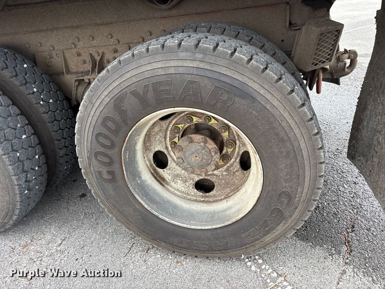 image for item FB8501 2001 International 2254 dump truck