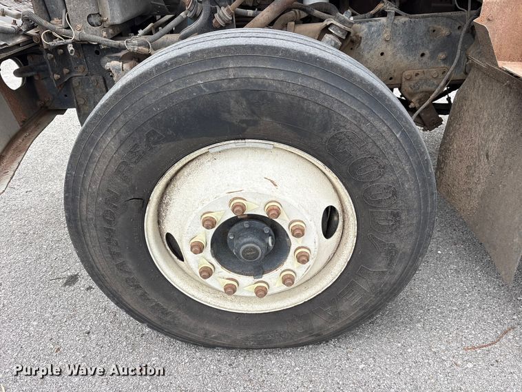 image for item FB8501 2001 International 2254 dump truck