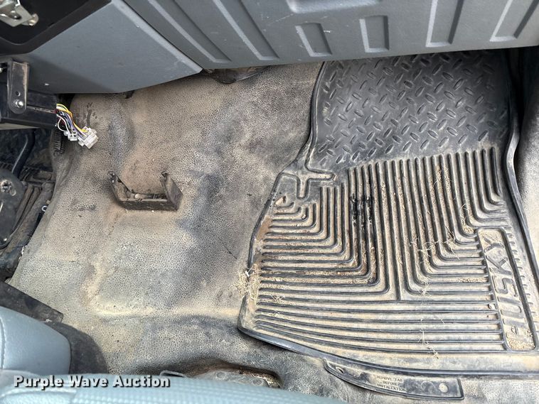 image for item FB8506 2014 Ford F350 Super Duty Ext. Cab utility bed pickup truck