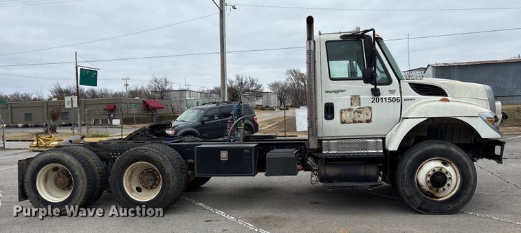 image for item FB8510 2011 International WorkStar 7400 semi truck