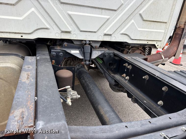 image for item FB8510 2011 International WorkStar 7400 semi truck