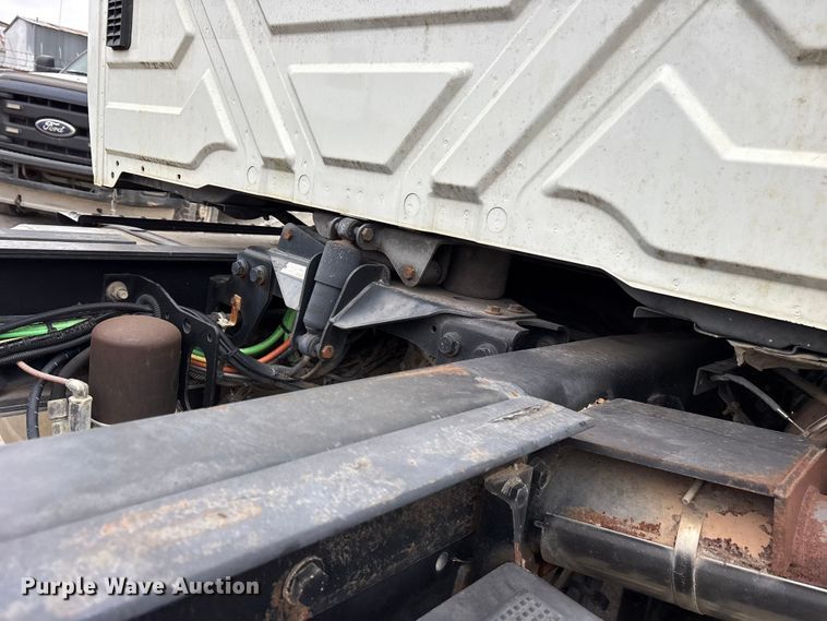 image for item FB8510 2011 International WorkStar 7400 semi truck