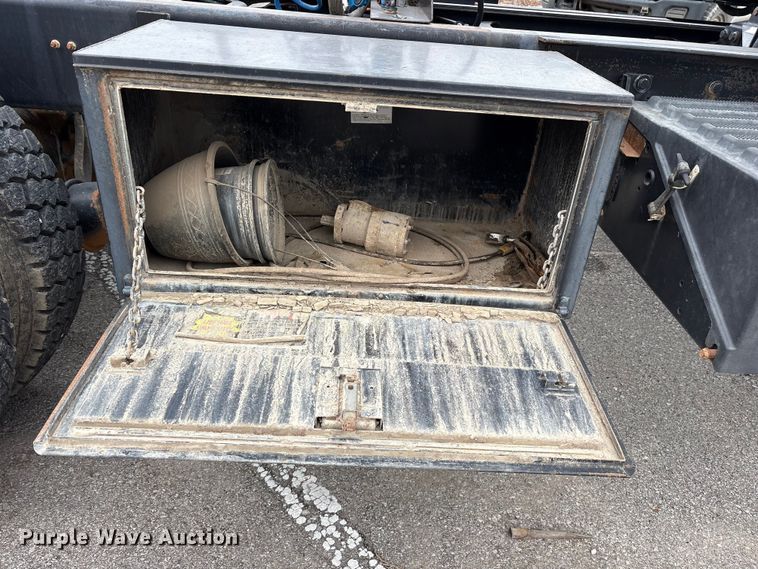 image for item FB8510 2011 International WorkStar 7400 semi truck