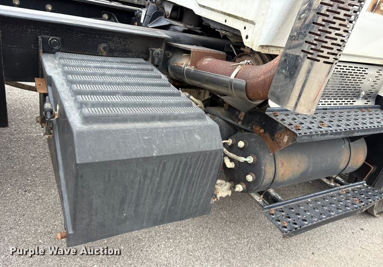 image for item FB8510 2011 International WorkStar 7400 semi truck