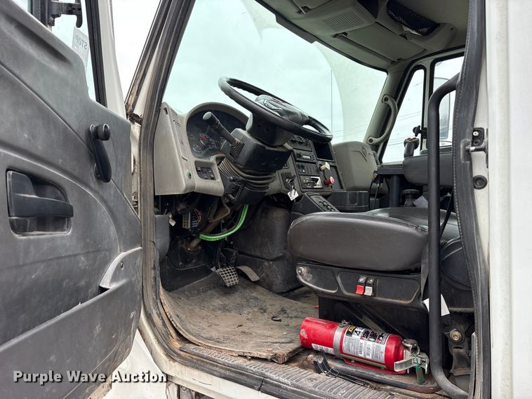 image for item FB8510 2011 International WorkStar 7400 semi truck