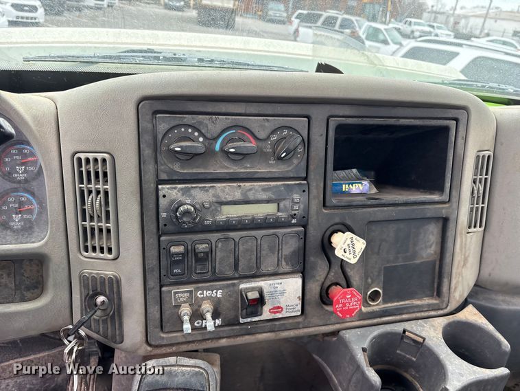 image for item FB8510 2011 International WorkStar 7400 semi truck