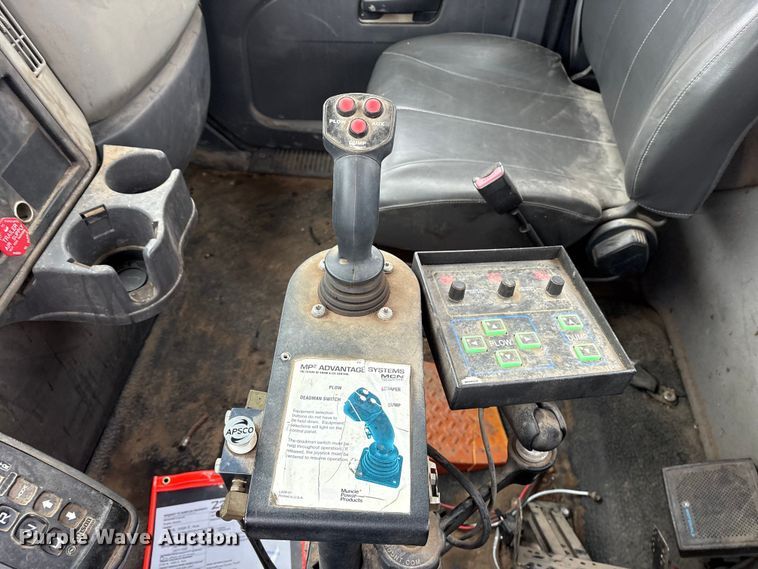 image for item FB8510 2011 International WorkStar 7400 semi truck