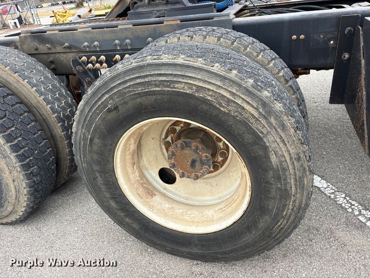 image for item FB8510 2011 International WorkStar 7400 semi truck