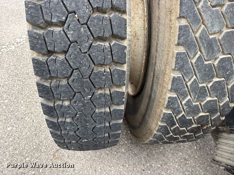 image for item FB8510 2011 International WorkStar 7400 semi truck