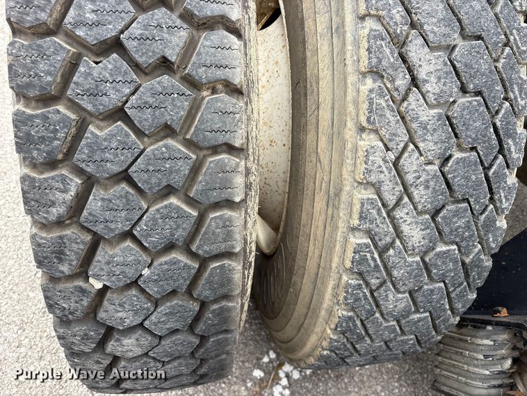 image for item FB8510 2011 International WorkStar 7400 semi truck