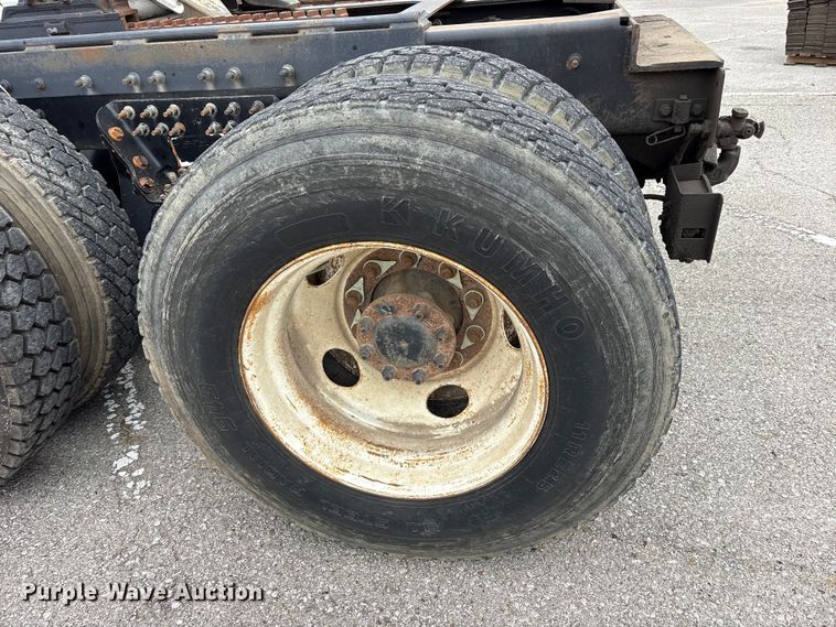 image for item FB8510 2011 International WorkStar 7400 semi truck