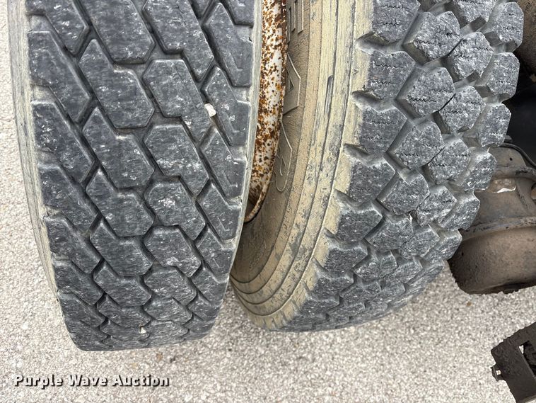 image for item FB8510 2011 International WorkStar 7400 semi truck