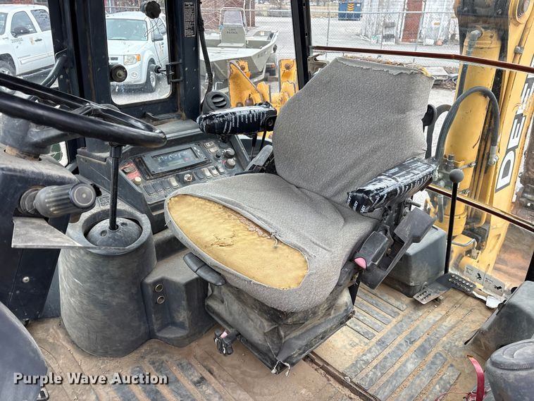 image for item FB8511 2006 John Deere 310SG backhoe