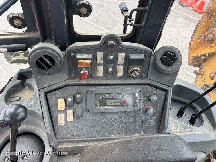 image for item FB8512 2008 John Deere 310SJ backhoe