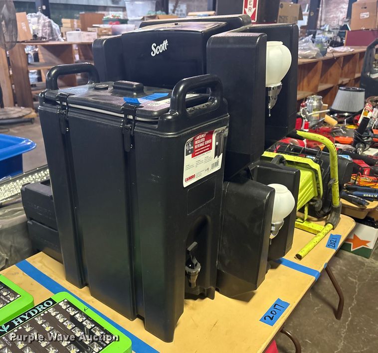 image for item FB8514 Cambro beverage dispenser