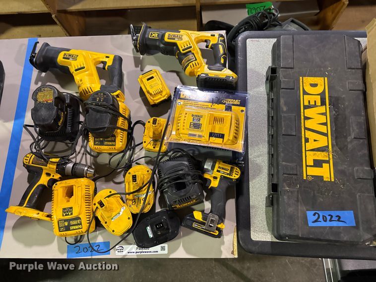 image for item FB8520 DeWalt tools