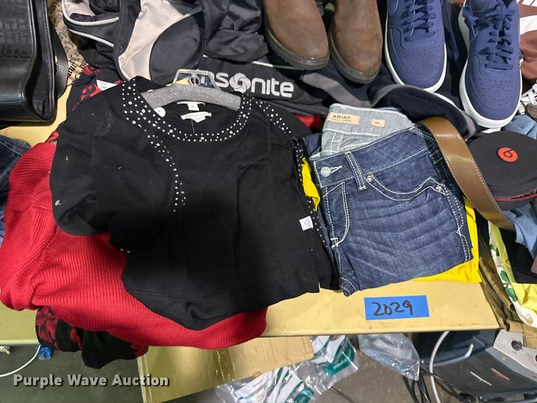 image for item FB8536 Clothing 