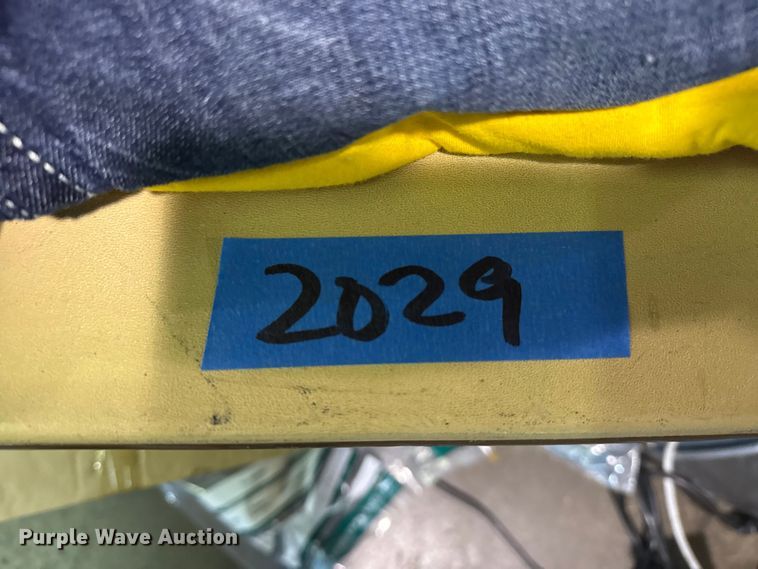 image for item FB8536 Clothing 