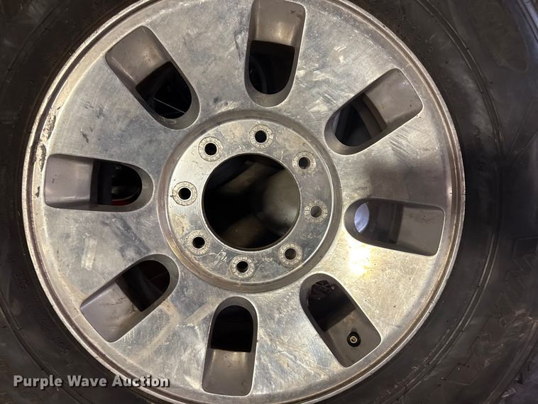 image for item FB8539 (2) tires