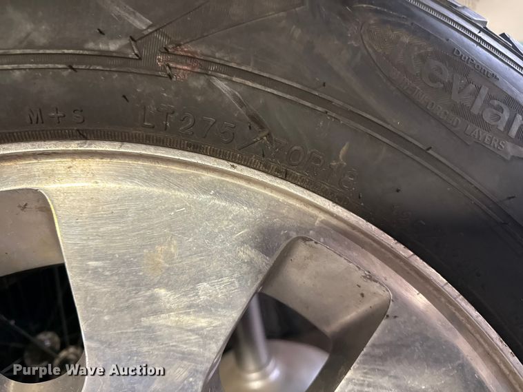 image for item FB8539 (2) tires