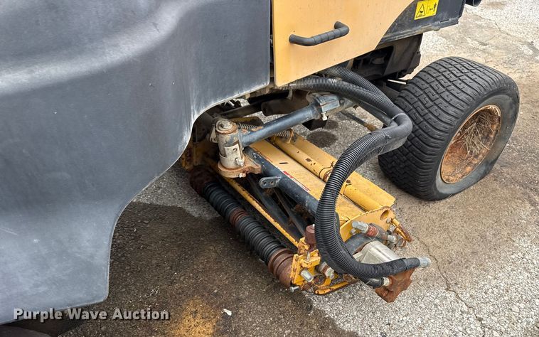 image for item FB8548 Hustler 7700 reel mower