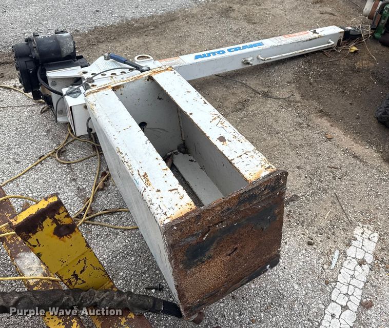 image for item FB8549 Auto Crane 2003 crane 