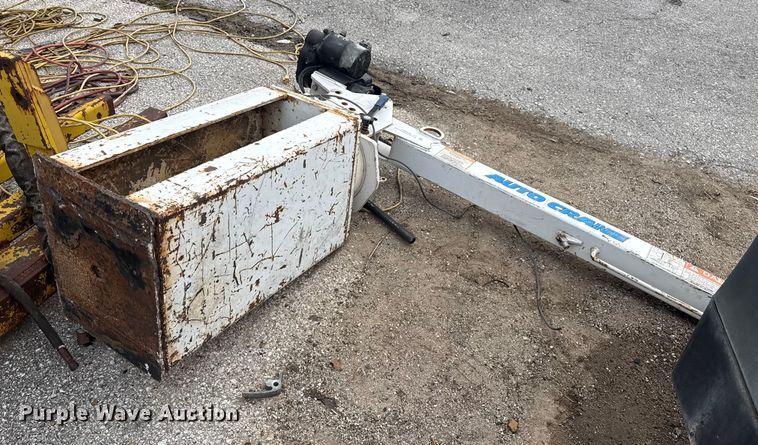 image for item FB8549 Auto Crane 2003 crane 