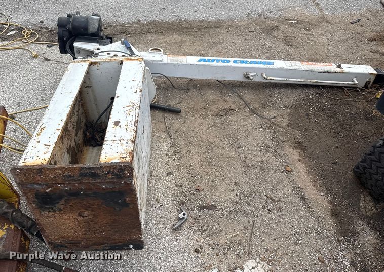 image for item FB8549 Auto Crane 2003 crane 