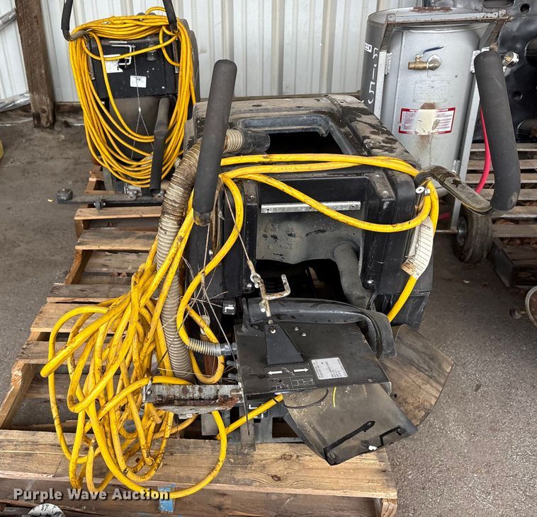image for item FB8557 (2) Wrangler 2008 CE floor machines