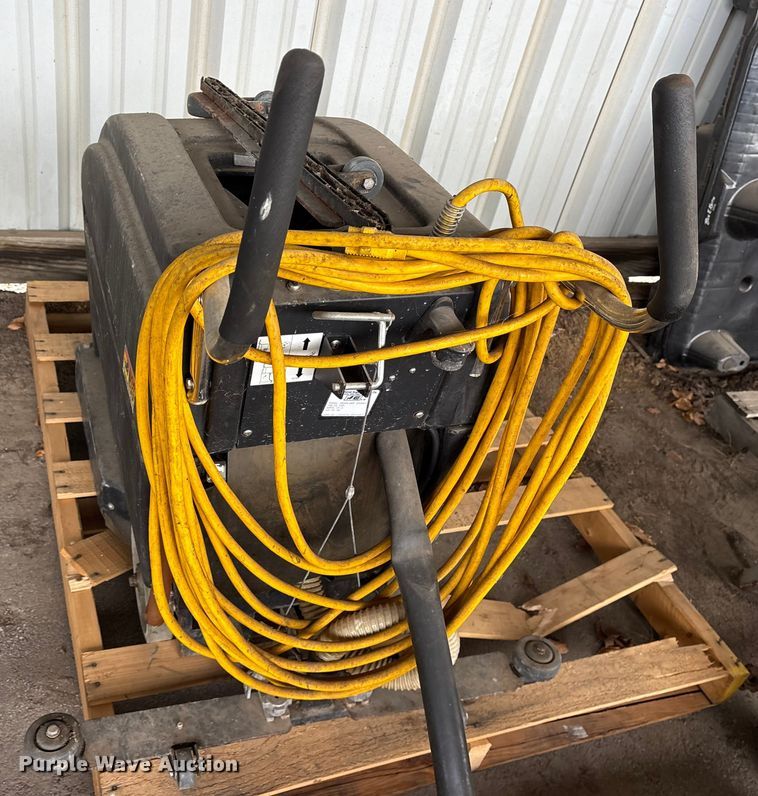 image for item FB8557 (2) Wrangler 2008 CE floor machines