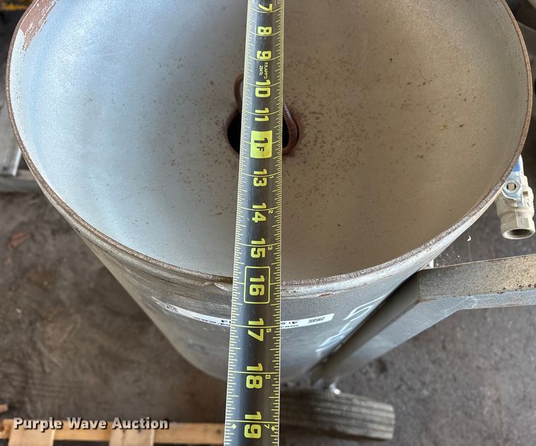 image for item FB8559 Brut  Abbrassive Cleaning Equipment sandblasting pot