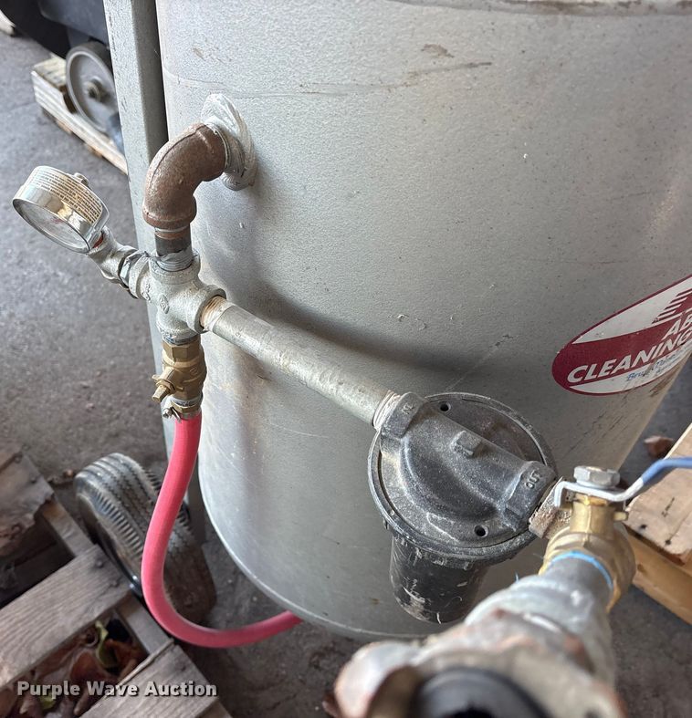 image for item FB8559 Brut  Abbrassive Cleaning Equipment sandblasting pot