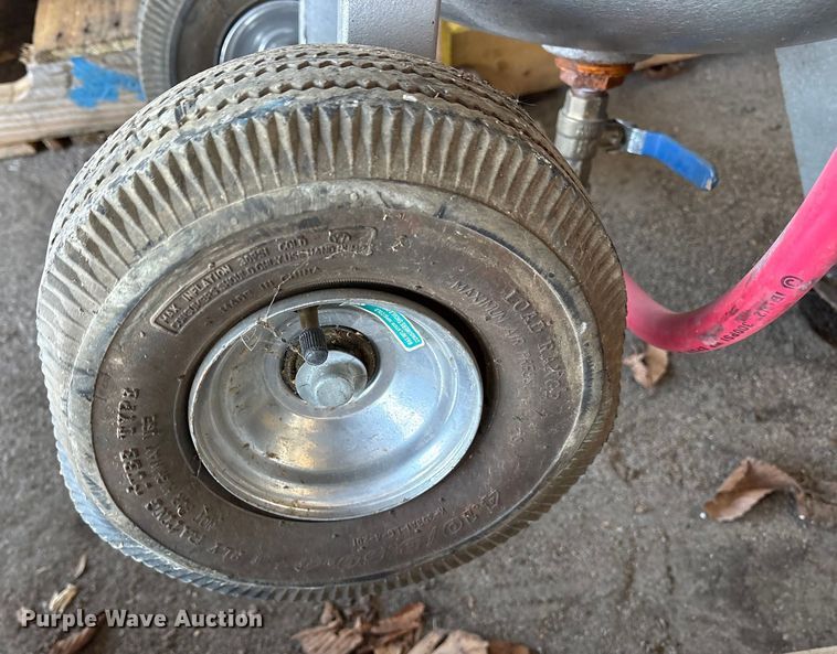 image for item FB8559 Brut  Abbrassive Cleaning Equipment sandblasting pot