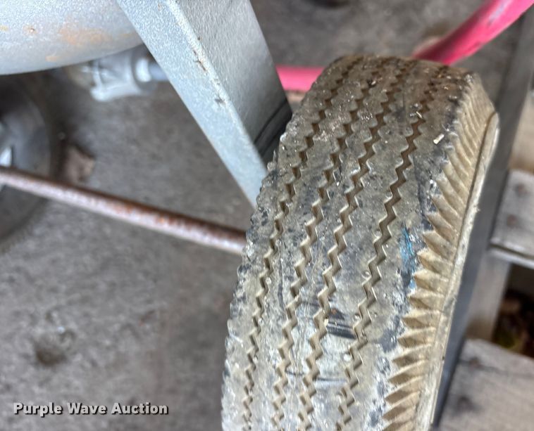 image for item FB8559 Brut  Abbrassive Cleaning Equipment sandblasting pot