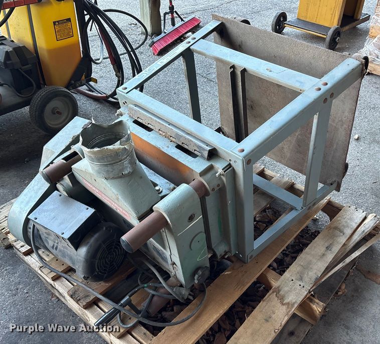 image for item FB8566 1989 Invicta Delta 22660 planer