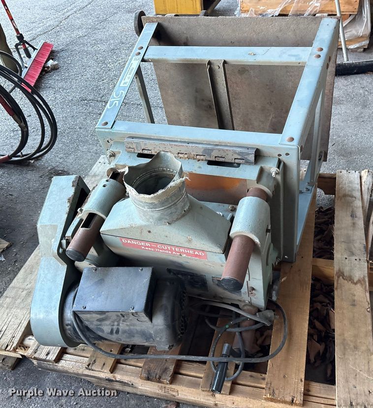 image for item FB8566 1989 Invicta Delta 22660 planer