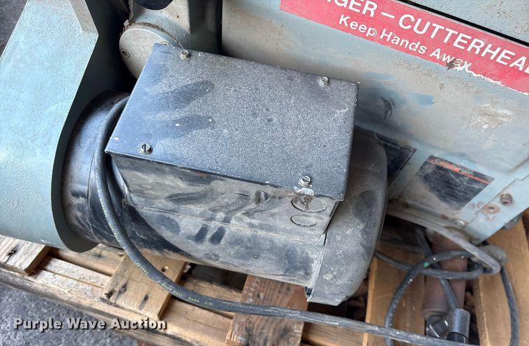 image for item FB8566 1989 Invicta Delta 22660 planer